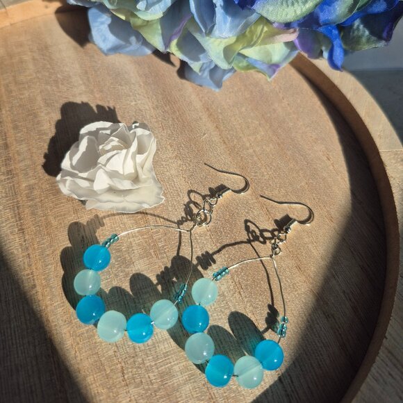 handmade droplet shaped earrings - Picture 1 of 3